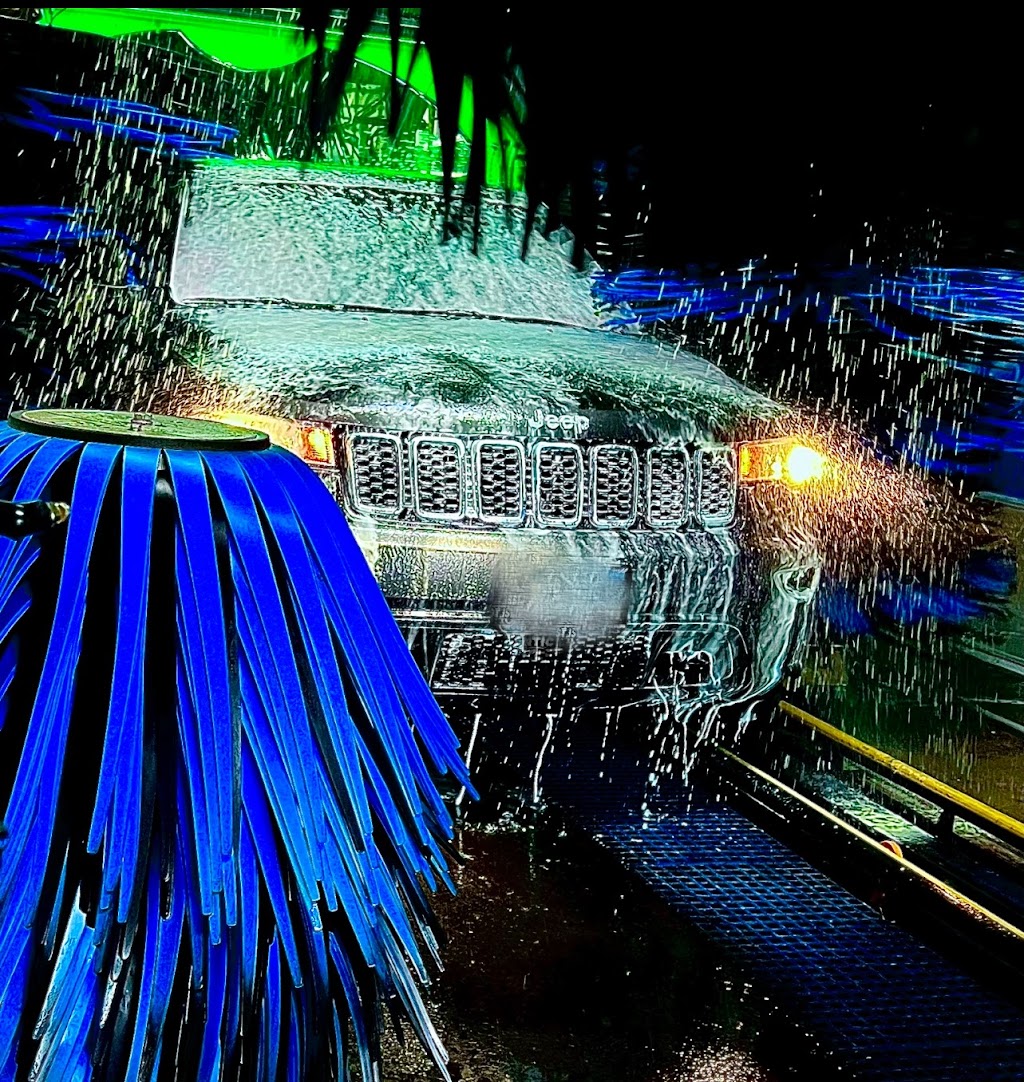 Washville Car Wash | 166 Fulton St, Farmingdale, NY 11735, USA | Phone: (516) 586-4226