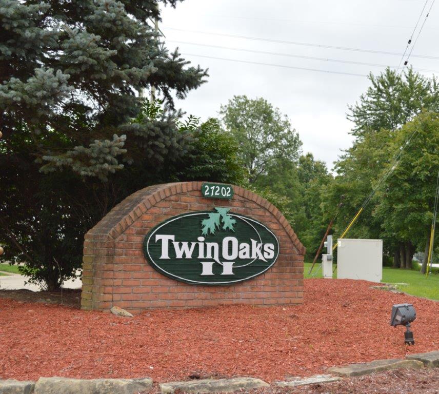 Twin Oaks Manufactured Home | 27216 Cook Rd, Olmsted Township, OH 44138, USA | Phone: (440) 235-3424