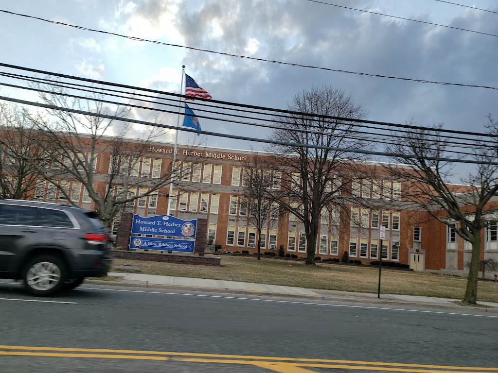 Howard T Herber Middle School | 75 Ocean Ave, Malverne, NY 11565, USA | Phone: (516) 887-6400