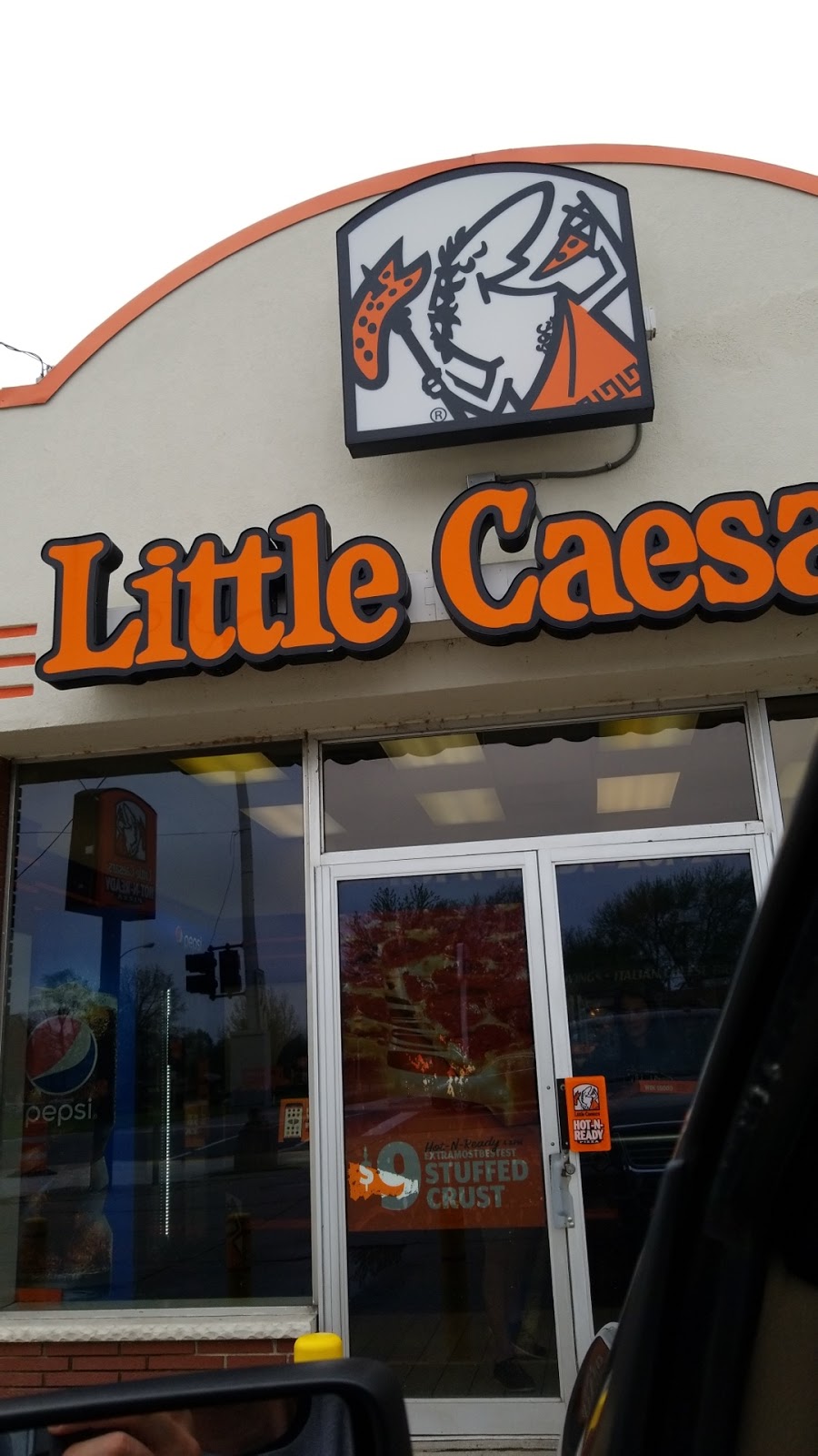 Little Caesars Pizza | 2340 West Rd, Trenton, MI 48183, USA | Phone: (734) 362-1900