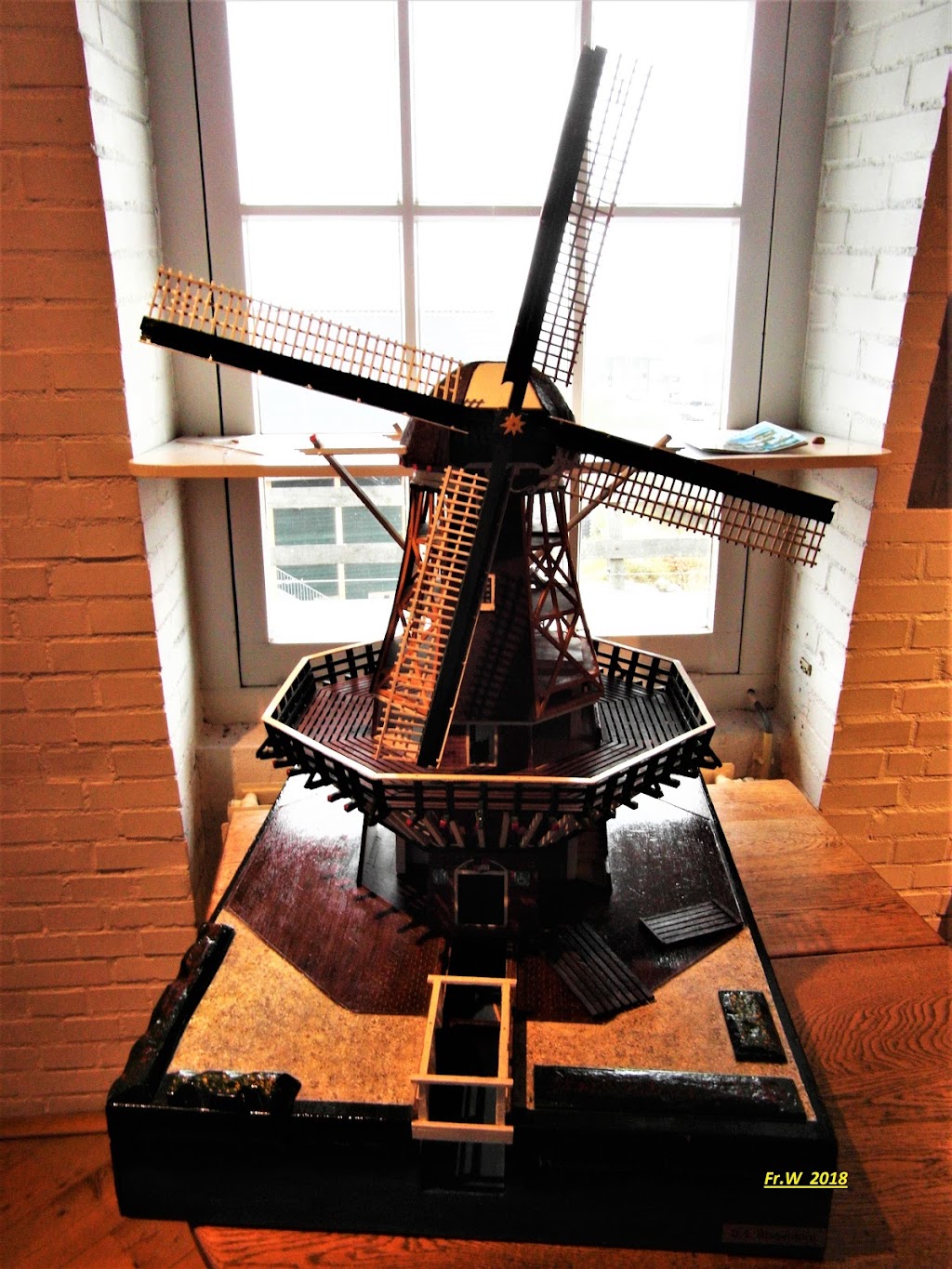 Molen Van Sloten (1990) & Kuiperij Museum - Windmill | Akersluis 10, 1066 EZ Amsterdam, Netherlands | Phone: 020 669 0412