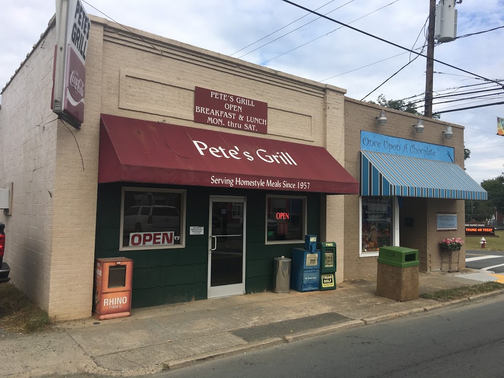 Petes Grill | 137 Piedmont Ave, Gibsonville, NC 27249, USA | Phone: (336) 449-6122