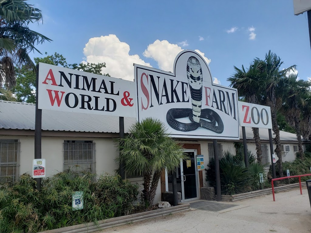 Animal World & Snake Farm Zoo | 5640 Interstate 35 S, New Braunfels, TX 78132, USA | Phone: (830) 608-9270