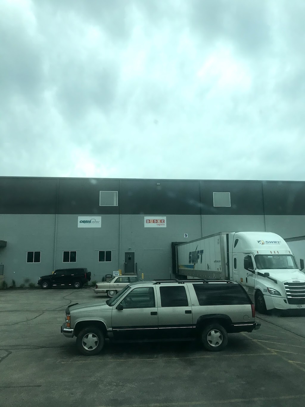 Buske Logistics | 7501 N 81st St, Milwaukee, WI 53223, USA | Phone: (414) 815-6031