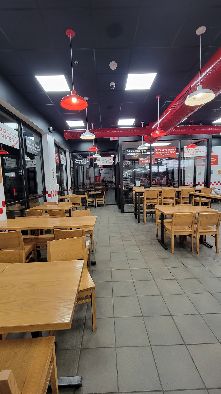 Five Guys | 9330 76th St, Pleasant Prairie, WI 53158, USA | Phone: (262) 564-5625