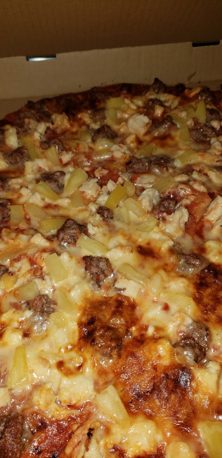 Cecil Whittakers Pizzeria | 557 Howdershell Rd, Florissant, MO 63031, USA | Phone: (314) 921-8540