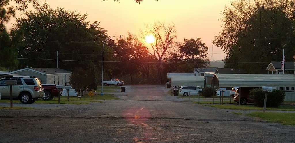 Oaks Mobile Home Park | 500 N Dorothy Ave, Claremore, OK 74017, USA | Phone: (918) 341-5779