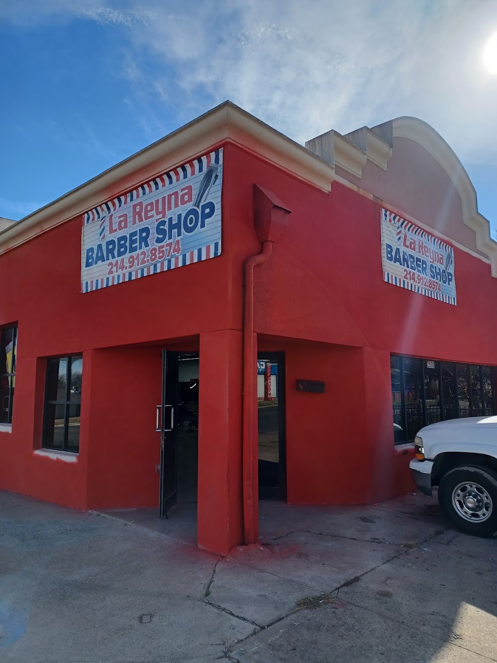 La Reyna Barbershop | 2800 Alabama Ave, Dallas, TX 75216, USA | Phone: (214) 912-8574