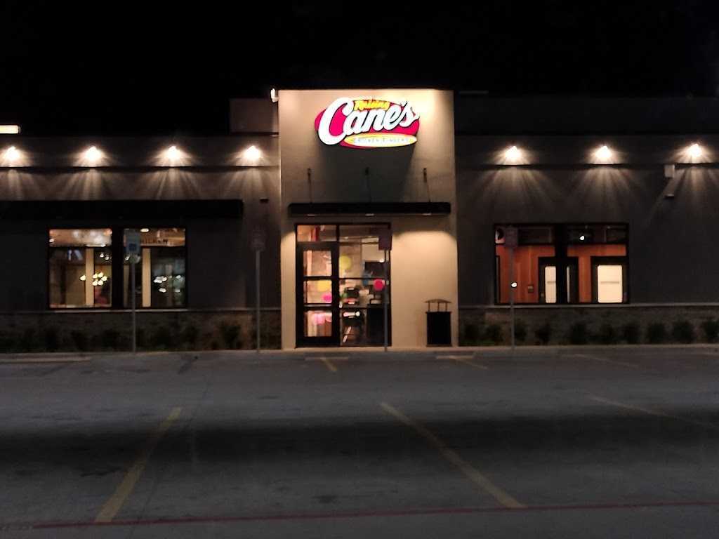 Raising Canes Chicken Fingers | 1605 W Henderson St, Cleburne, TX 76033, USA | Phone: (817) 720-1978