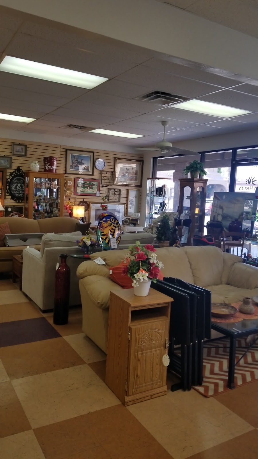 Sun Health Resale Boutique | 9843 W Bell Rd, Sun City, AZ 85351, USA | Phone: (623) 974-2000