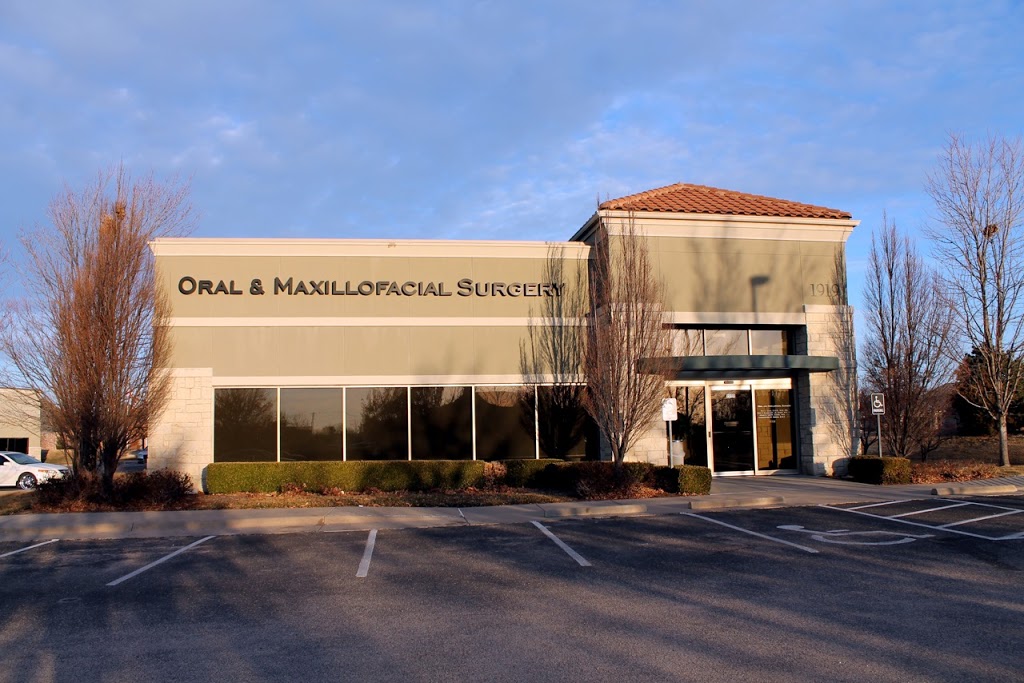 Oral & Maxillofacial Surgeons: Roy Cole, DDS | 1919 N Webb Rd, Wichita, KS 67206, USA | Phone: (316) 634-1414