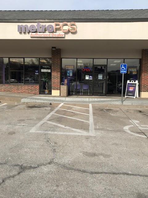 Metro PCS Authorized Dealer | 4618 E Central Ave, Wichita, KS 67208, USA | Phone: (316) 272-5519