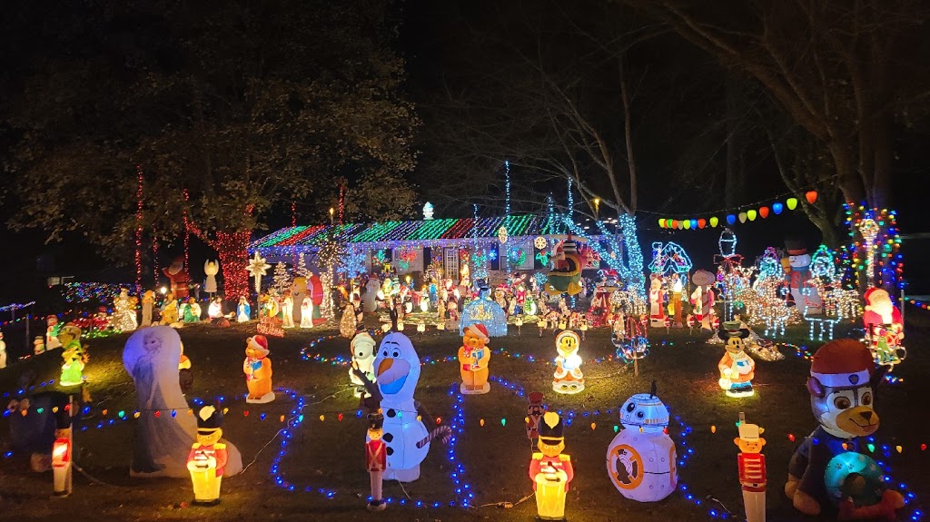 Duluth’s Christmas House | 2929 Mockingbird Cir, Duluth, GA 30096, USA | Phone: (470) 891-9896