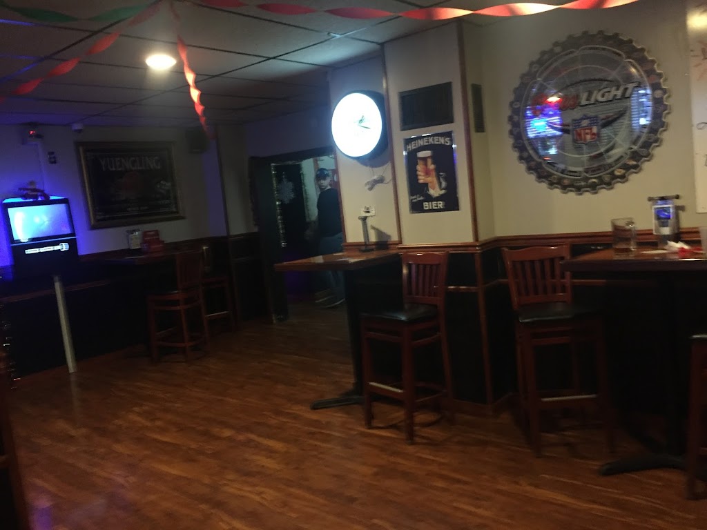 Hattricks Sports Bar & Grill | 64 E Lincoln Ave, Hatfield, PA 19440, USA | Phone: (215) 393-8540