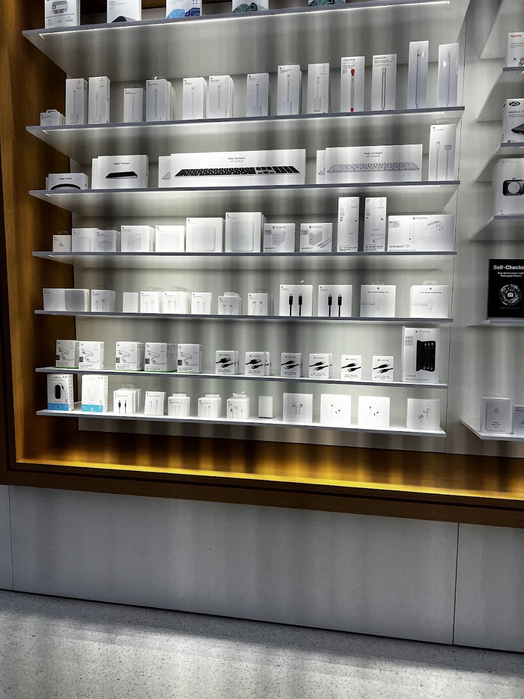 Apple Bridgewater | 400 Commons Way, Bridgewater, NJ 08807, USA | Phone: (908) 547-3800