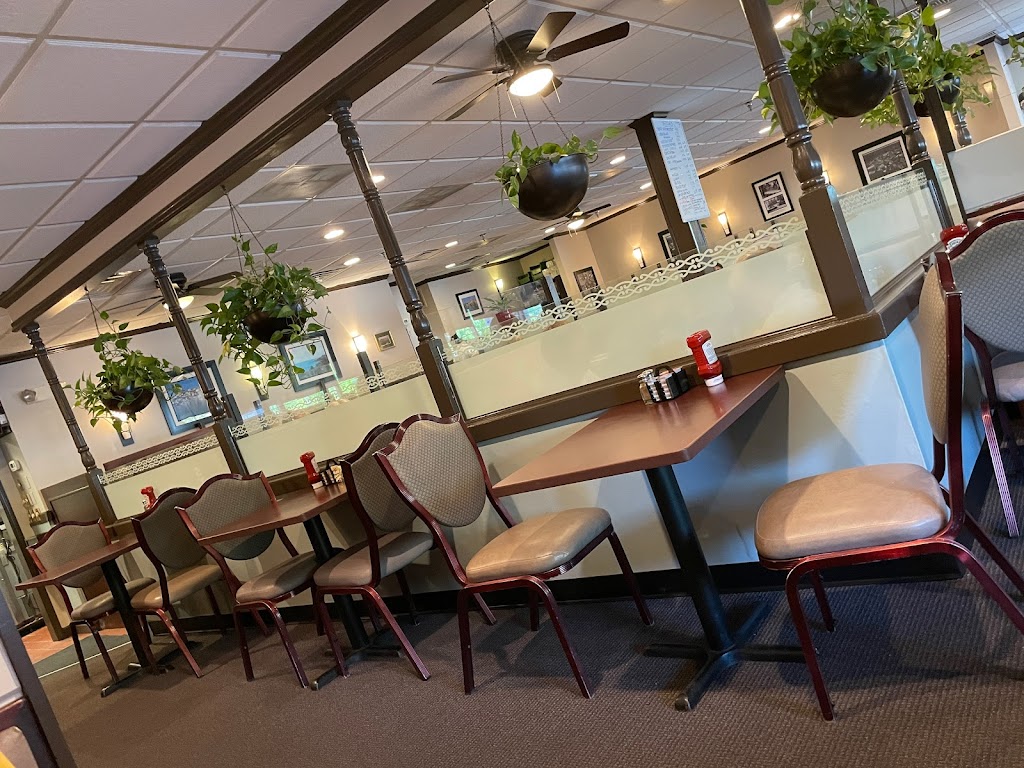 McLean Family Restaurant | 1321 Chain Bridge Rd, McLean, VA 22101, USA | Phone: (703) 356-9883