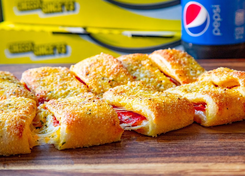Hungry Howies Pizza | 33699 Five Mile Rd, Livonia, MI 48154, USA | Phone: (734) 427-5050
