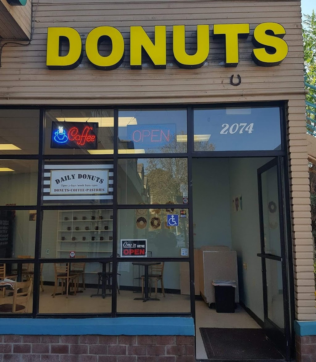 Daily Donuts | 2074 Columbus Pkwy, Benicia, CA 94510, USA | Phone: (707) 297-6101