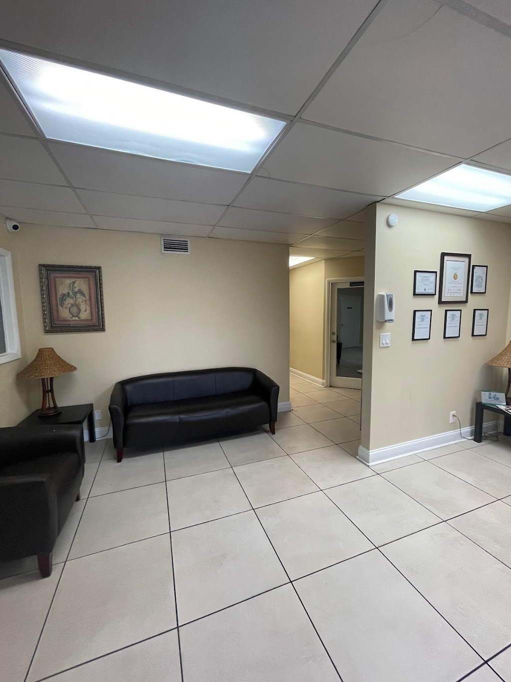 The Healing Center - Fort Lauderdale | 2500 N Federal Hwy Suite #103, Fort Lauderdale, FL 33305, USA | Phone: (954) 280-4025