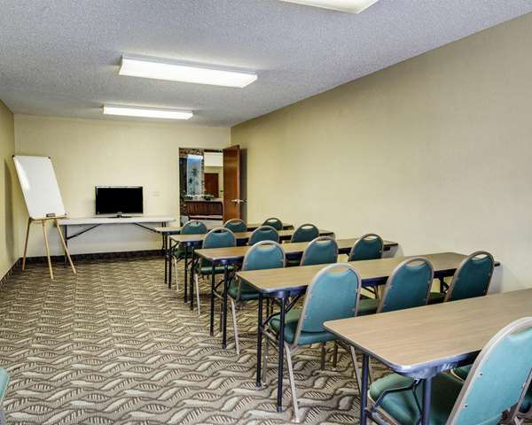 Quality Suites Baton Rouge East - Denham Springs | 1755 ONeal Ln, Baton Rouge, LA 70816, USA | Phone: (225) 615-8890