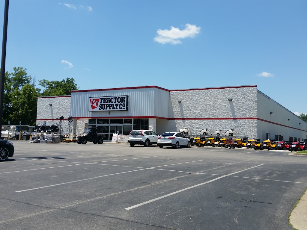 Tractor Supply Co. | 4709 Traders Way, Thompsons Station, TN 37179, USA | Phone: (615) 790-9709