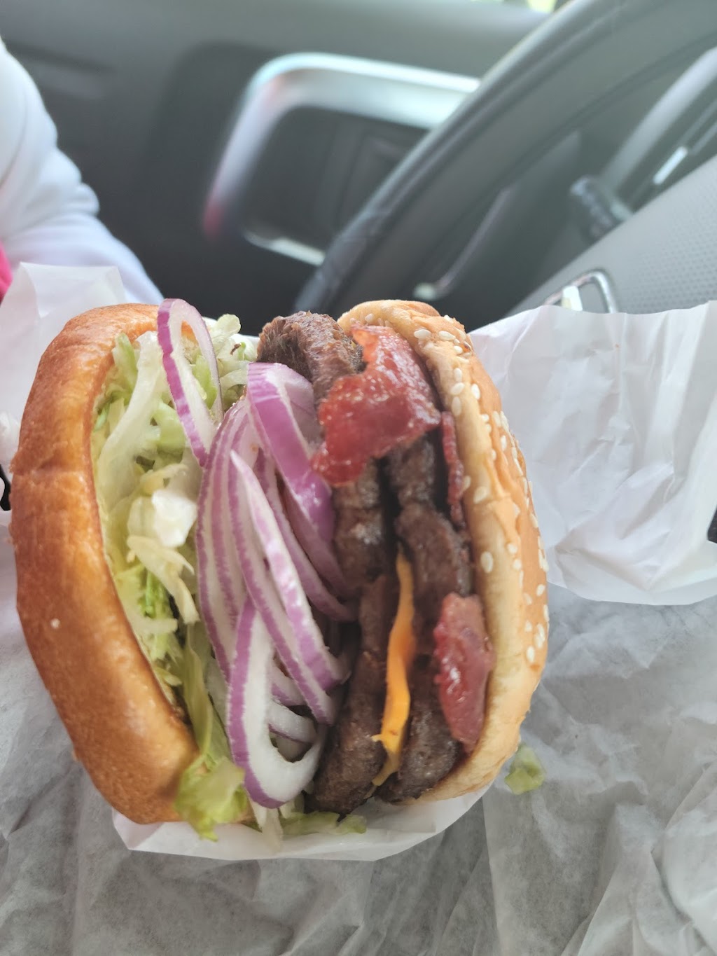 Best Burger Drive-In | 6430 S Mooney Blvd, Visalia, CA 93277 | Phone: (559) 685-1205