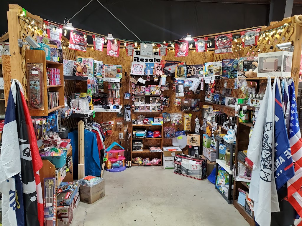 Warrior Antique Flea Mall | 8089 Rouse Rd, Warrior, AL 35180, USA | Phone: (205) 647-4600