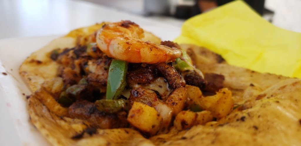 Marena Seafood & Grill | Km 74.5 carretera escenica Tij- Ens, 22765 B.C., Mexico | Phone: 664 255 6624