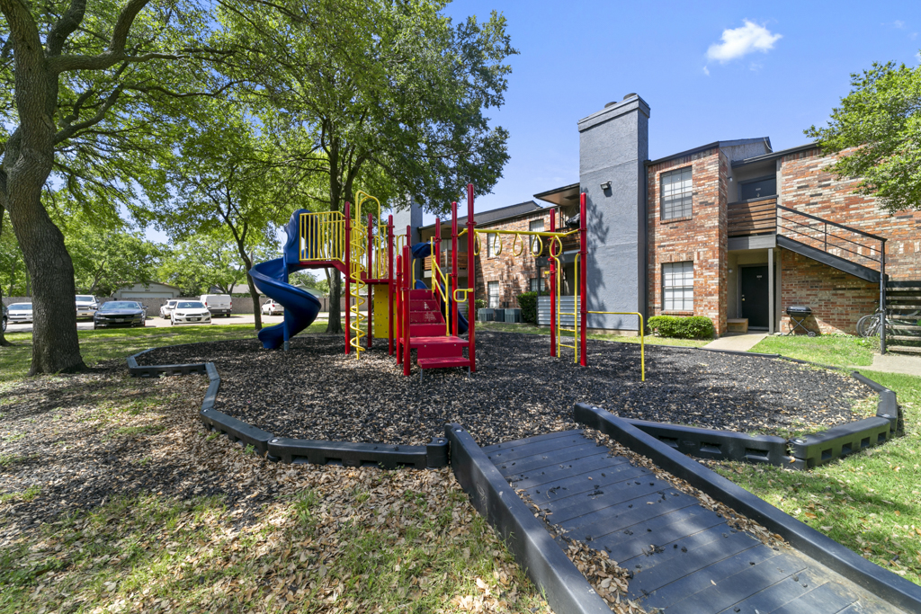 Creekside on the Green | 1702 N Jupiter Rd, Garland, TX 75042, USA | Phone: (972) 666-8501