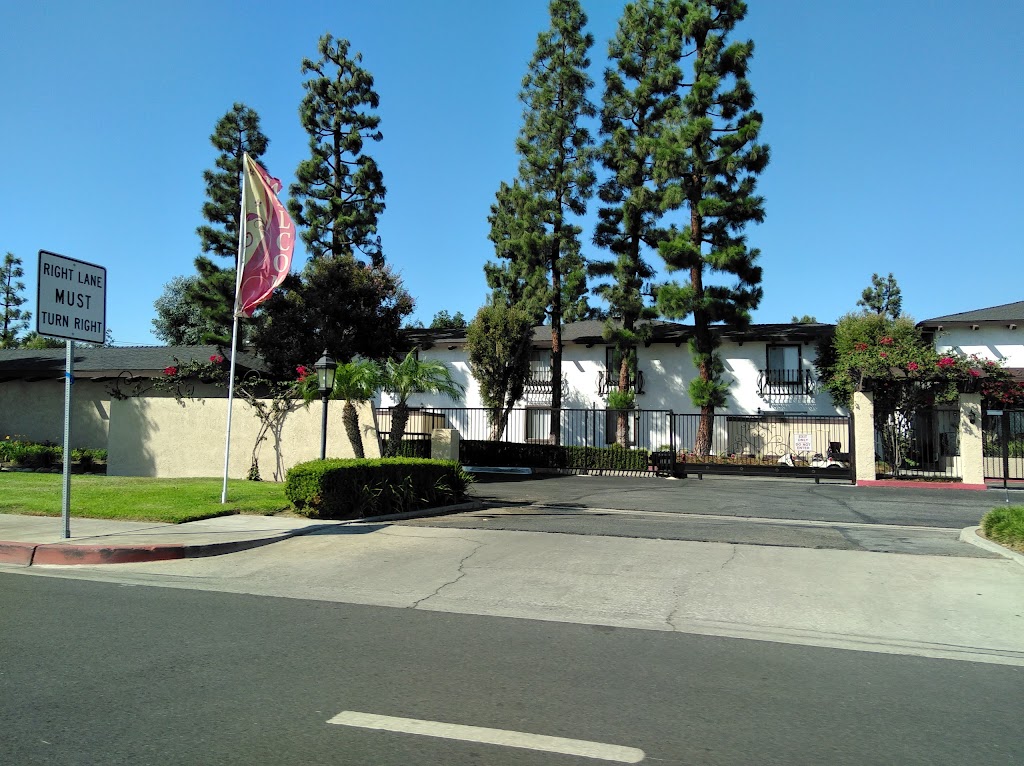 El Sereno Apartments | North Towne and Bonita, 2870 N Towne Ave, Pomona, CA 91767, USA | Phone: (909) 621-6072