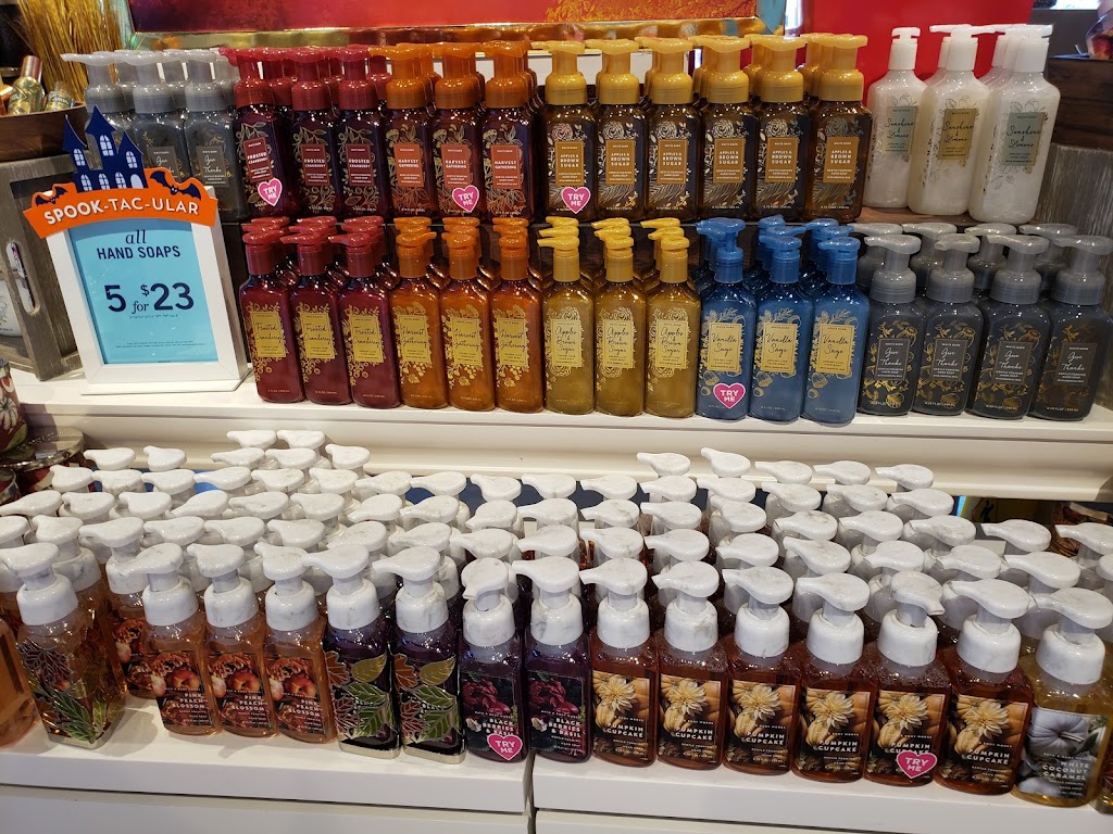 Bath & Body Works | 10075 Crossing Wy, Denham Springs, LA 70726, USA | Phone: (225) 271-2020