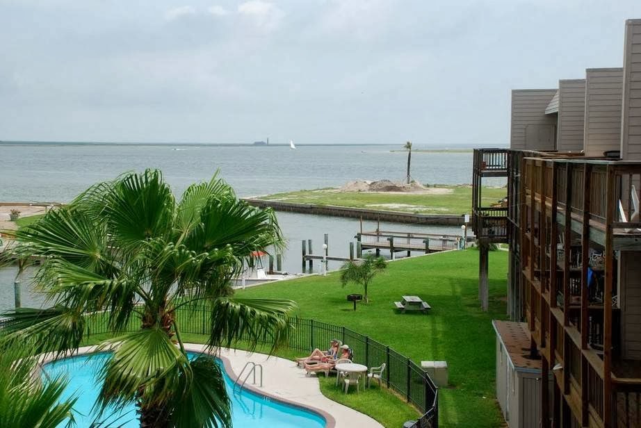 Bay Tree Condo Rental | 900 N Station St, Port Aransas, TX 78373, USA | Phone: (361) 749-5859