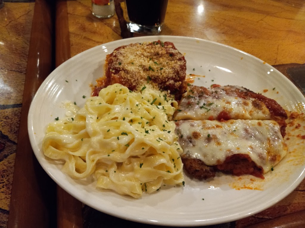 Carrabbas Italian Grill | 5646 W Bell Rd, Glendale, AZ 85308, USA | Phone: (602) 863-6444