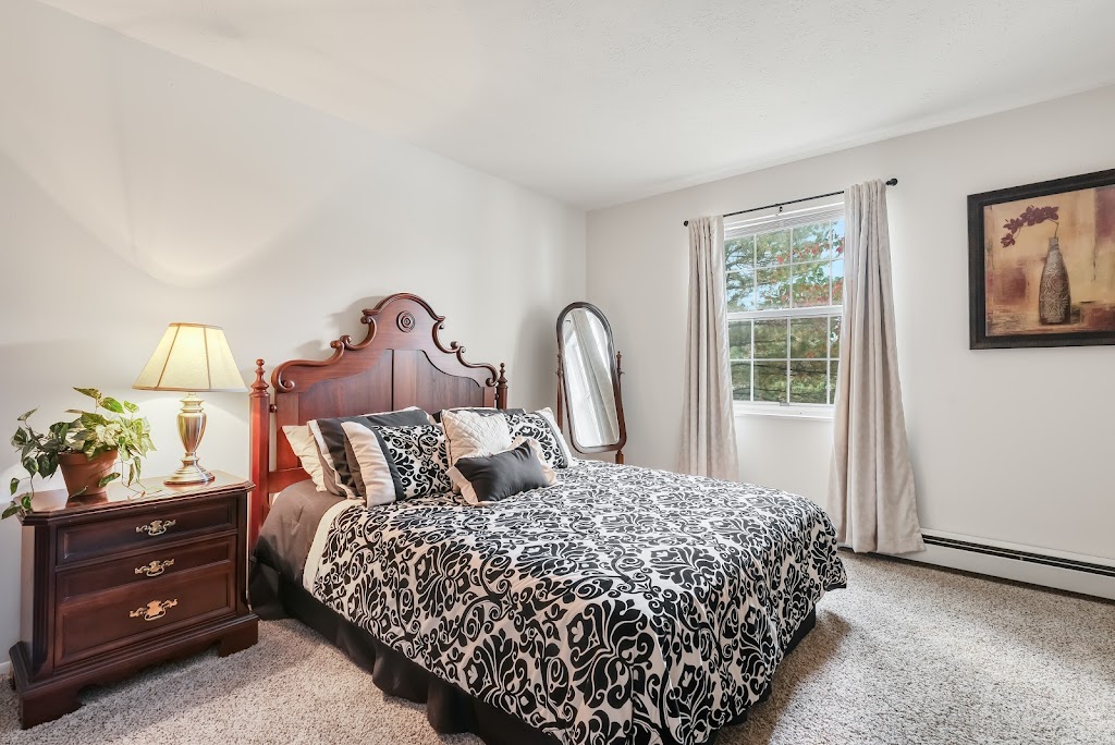 Pine Forest Apartments | 14010 Pine Forest Dr, North Royalton, OH 44133, USA | Phone: (440) 237-3383