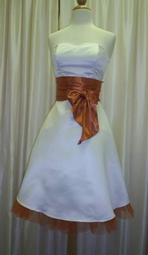 Lauras Bridal | 3412 W Victory Blvd, Burbank, CA 91505, USA | Phone: (818) 840-0024