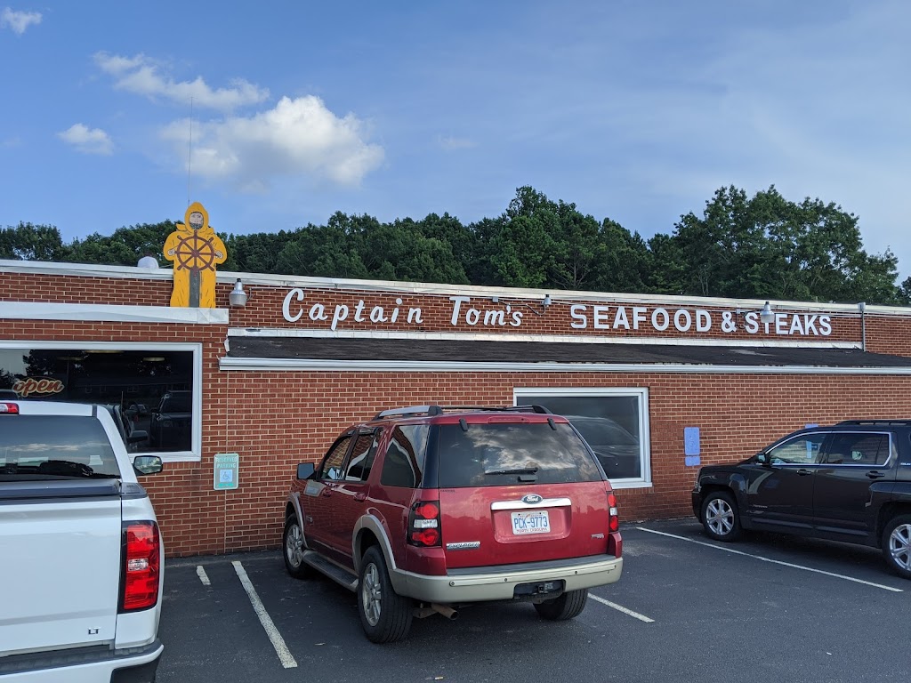 Captain Toms Seafood | 320 Browns Crossroads Rd, Staley, NC 27355, USA | Phone: (336) 824-2371