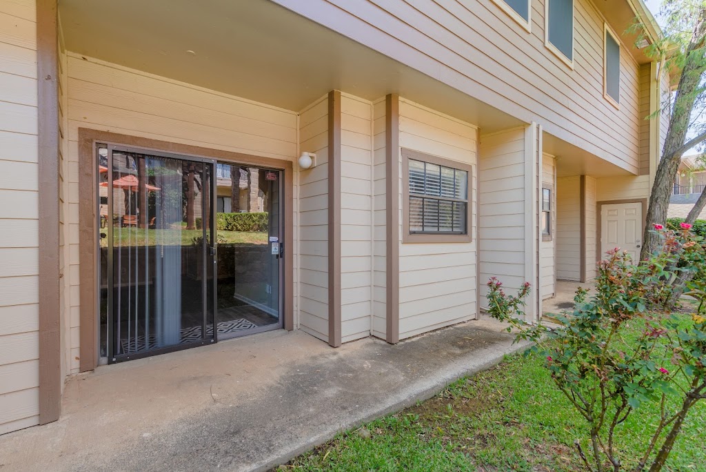 The Vineyards at Trophy Club Apartments | 1500 Plantation Oaks Dr, Trophy Club, TX 76262, USA | Phone: (817) 430-0122