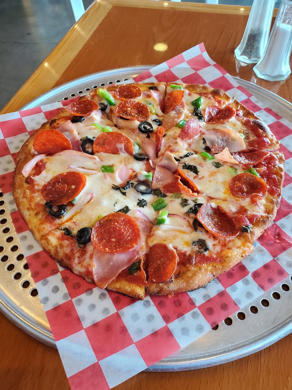 Fire Oven Pizza | 2801 Packerland Way #3, Louisville, KY 40213, USA | Phone: (502) 384-9666