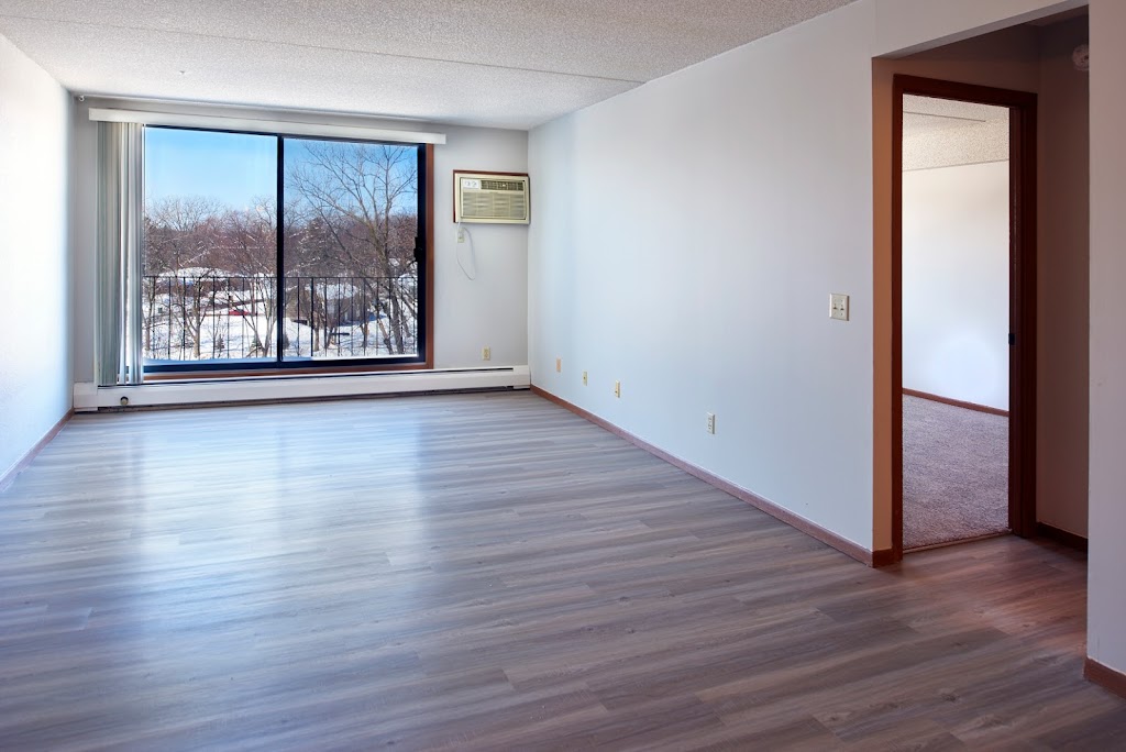 Creek Point Apartments | 1045 Hiawatha Ave, Hopkins, MN 55343, USA | Phone: (866) 757-4824