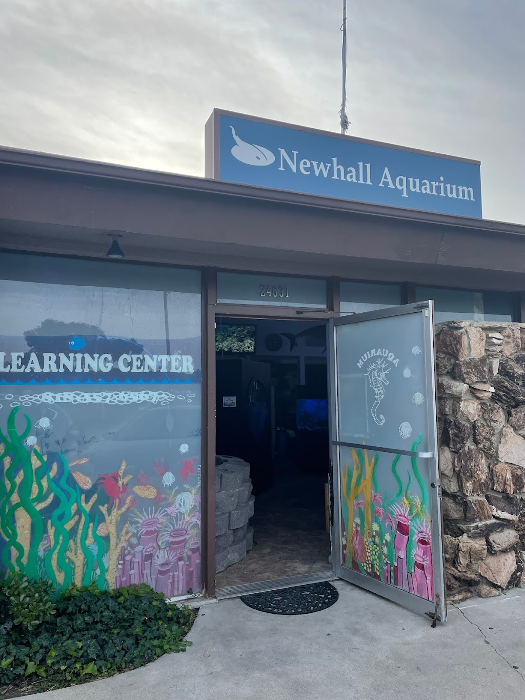 Newhall Aquarium & Learning Centers Educational Outreach | 24631 Arch St, Newhall, CA 91321, USA | Phone: (661) 220-5512