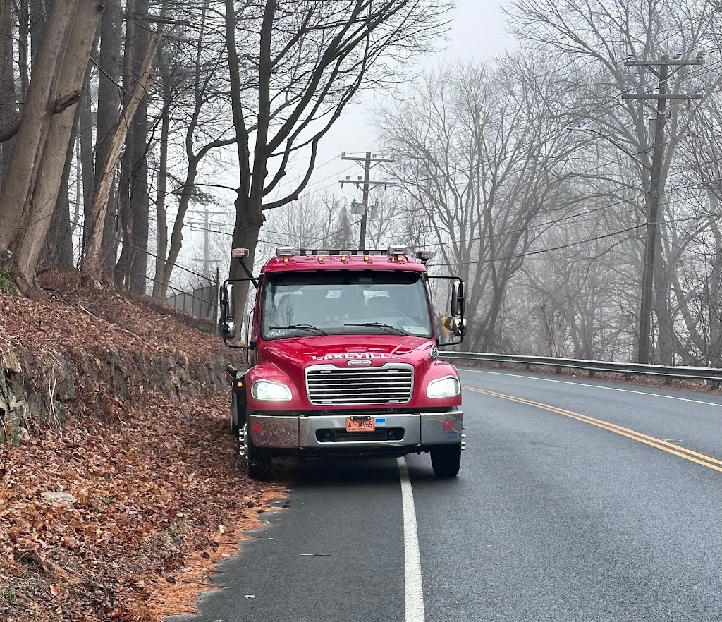 Lakeville Towing | 330 Candlewood Lake Rd, Brookfield, CT 06804, USA | Phone: (203) 942-1324