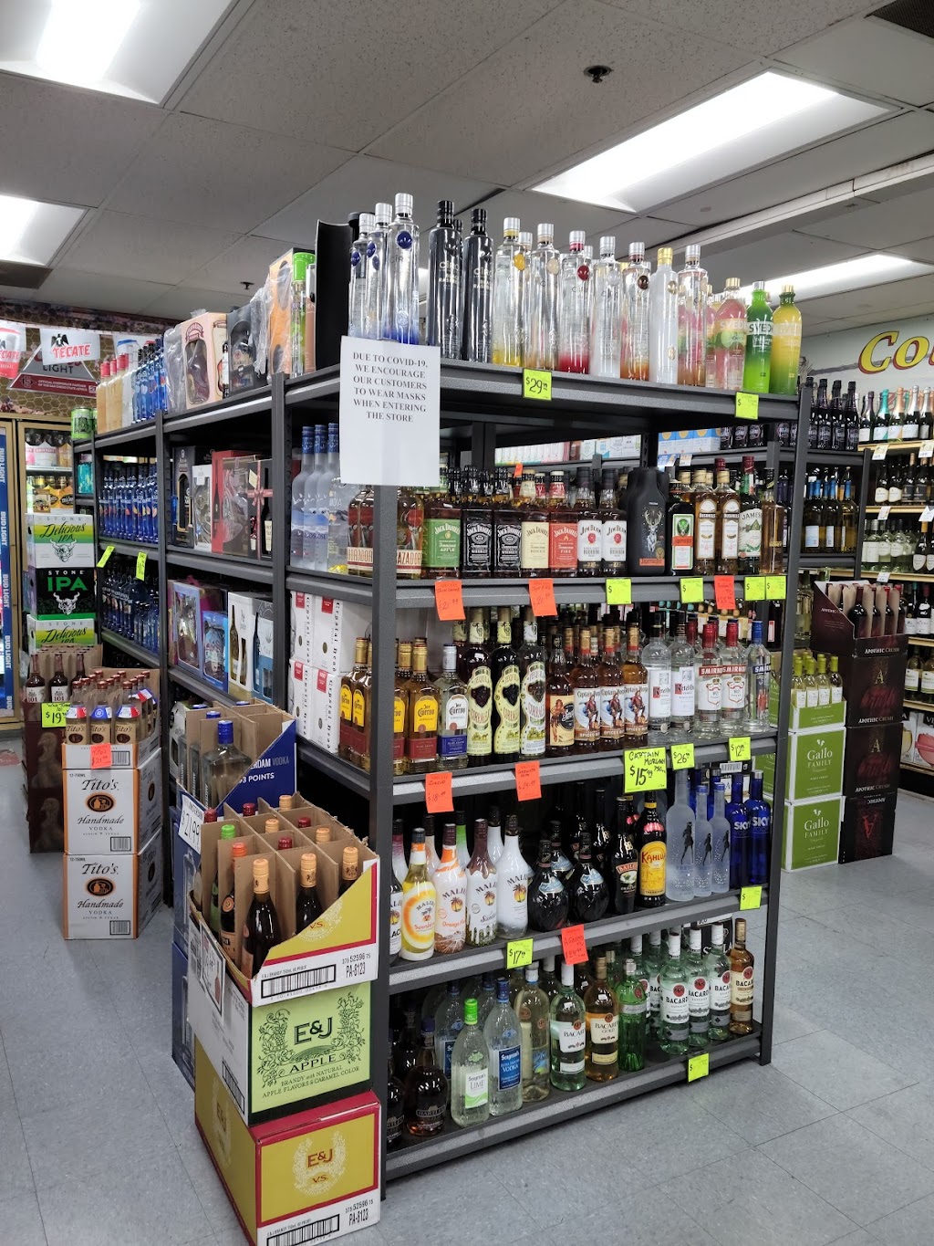 Holiday Liquor & Wine | 1717 E Vista Way #104, Vista, CA 92084, USA | Phone: (760) 758-2001