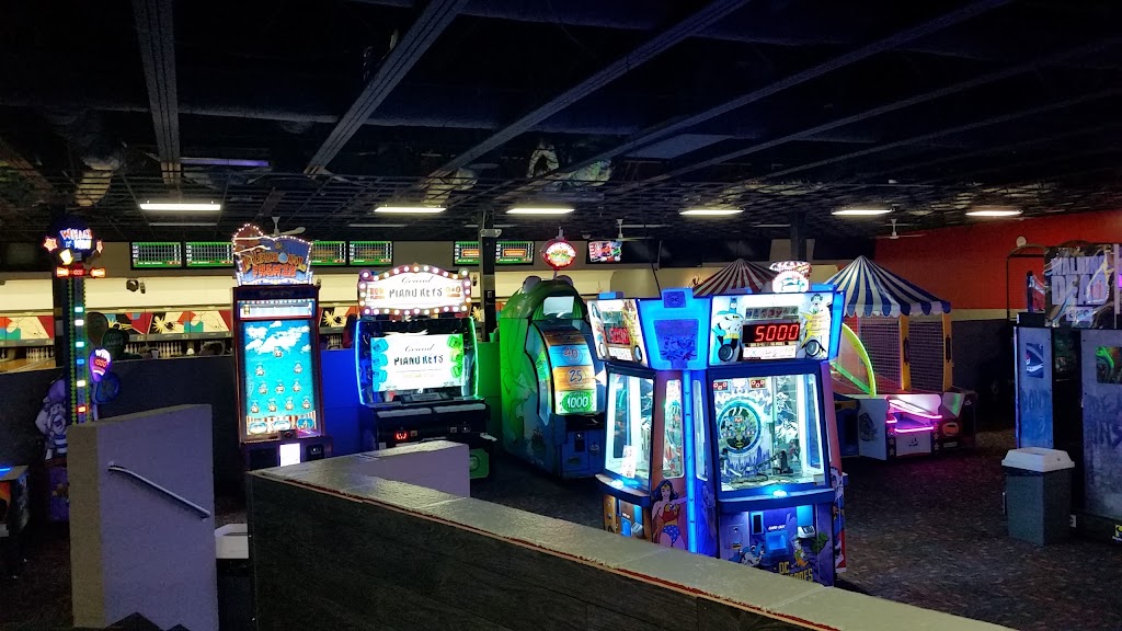 Spins Bowl Akron | 2911 E Waterloo Rd, Akron, OH 44312, USA | Phone: (330) 628-4822