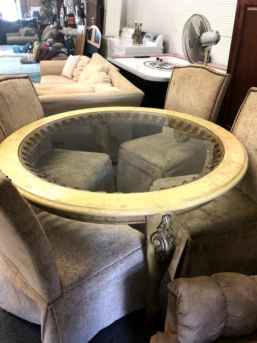 Furniture Angeles #2 | 2316 Airline Dr, Kenner, LA 70062 | Phone: (504) 259-9747