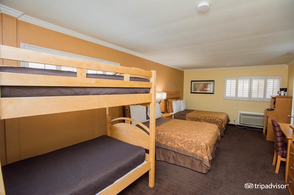 Anaheim Islander Inn and Suites | 424 W Katella Ave, Anaheim, CA 92802, USA | Phone: (714) 778-6565