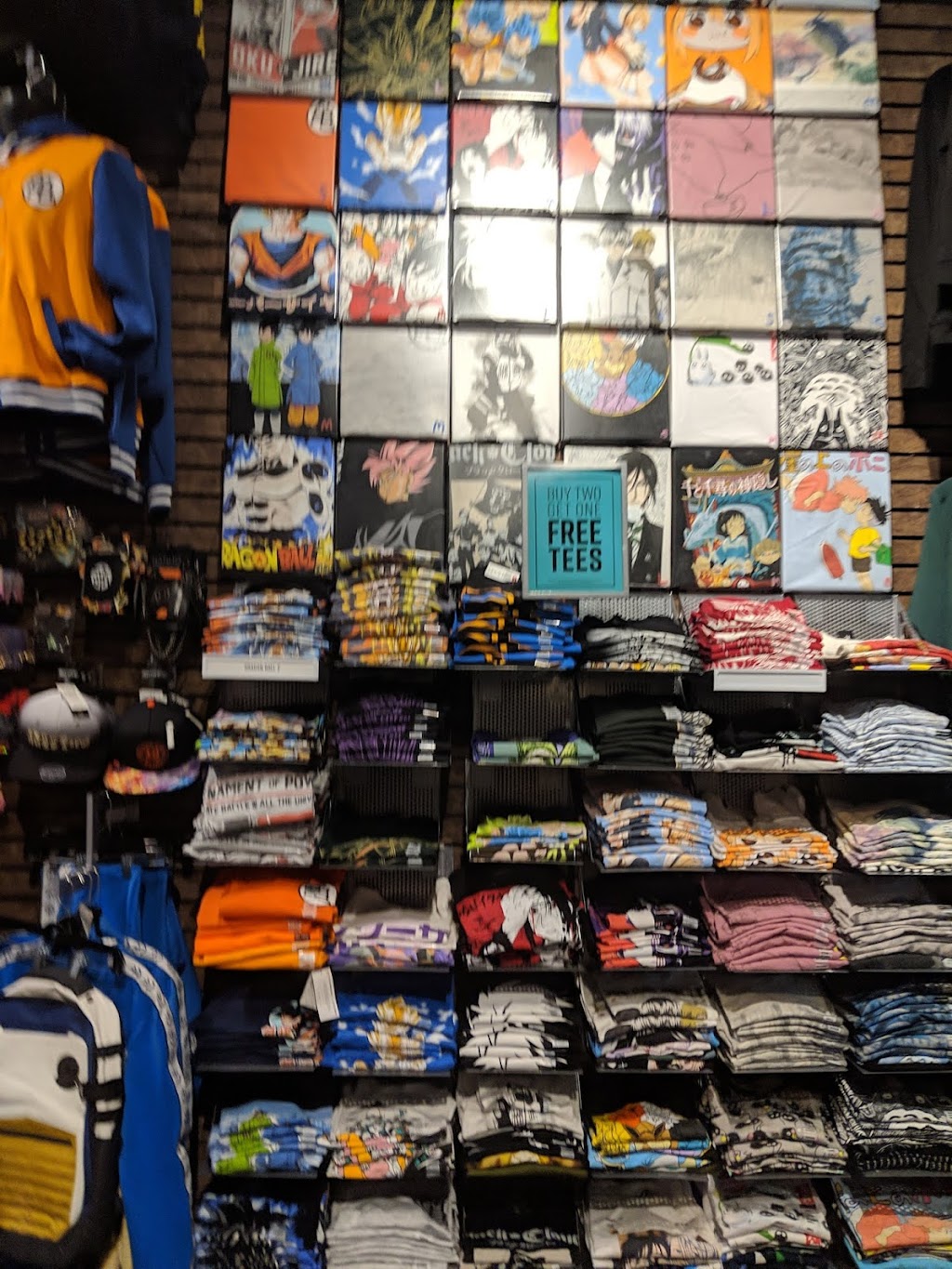 Hot Topic | 1 Crossgates Mall Rd SPC 107, Albany, NY 12203, USA | Phone: (518) 862-0964