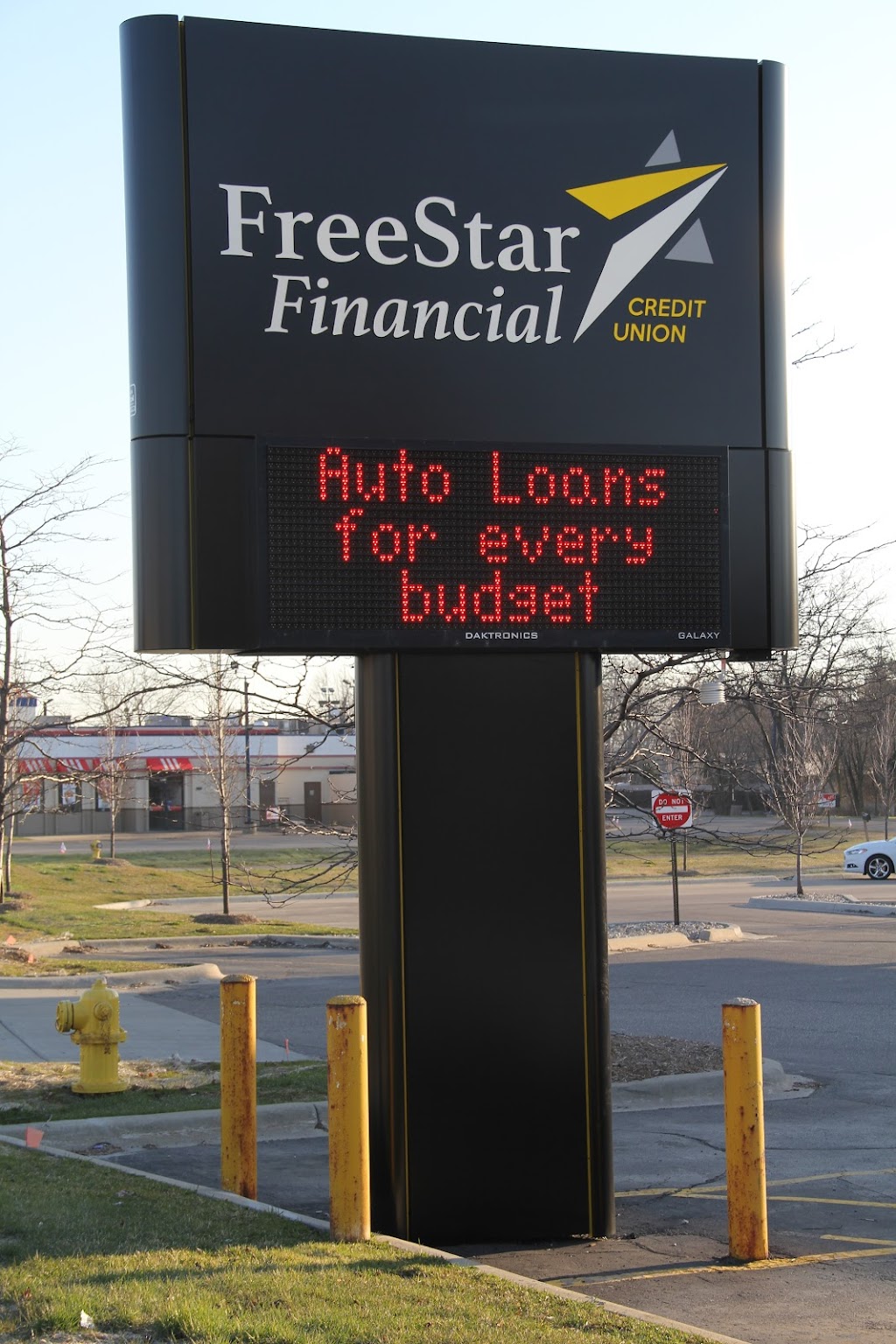 FreeStar Financial Credit Union | 37570 Southbound Gratiot Ave, Clinton Township, MI 48036, USA | Phone: (586) 466-7800