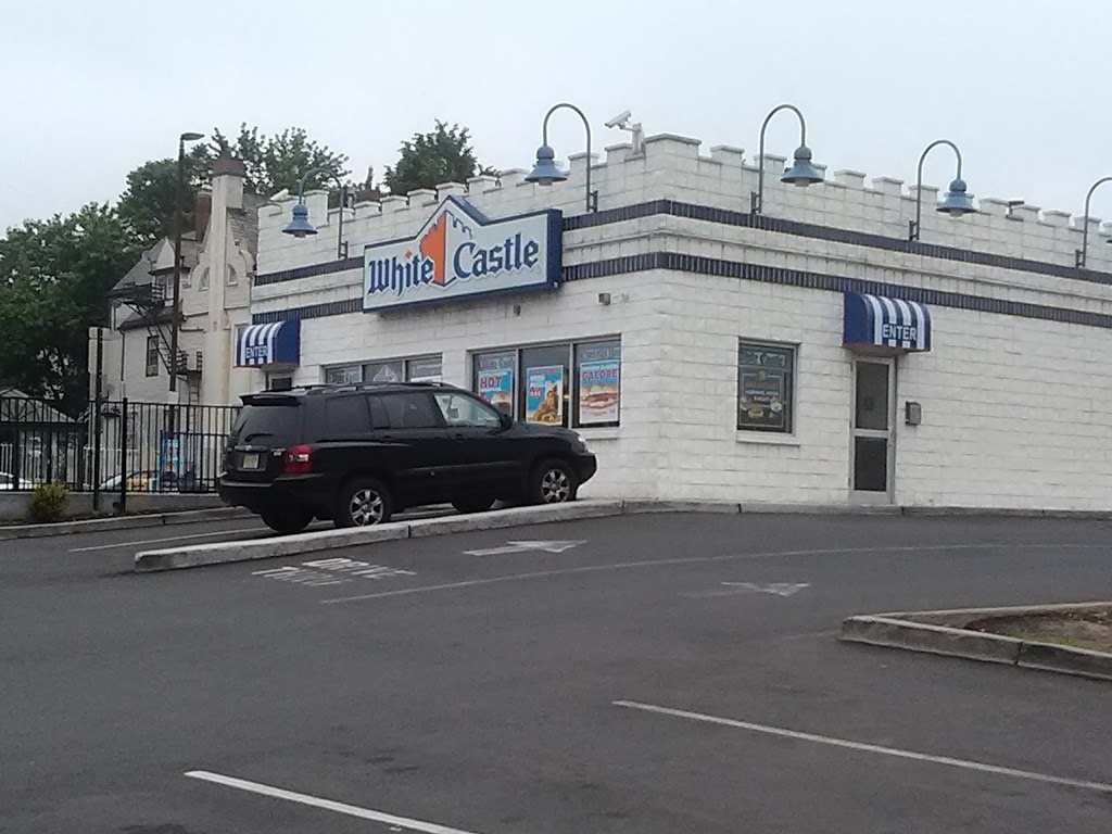 White Castle | 220 Broadway, Paterson, NJ 07501, USA | Phone: (973) 345-8928