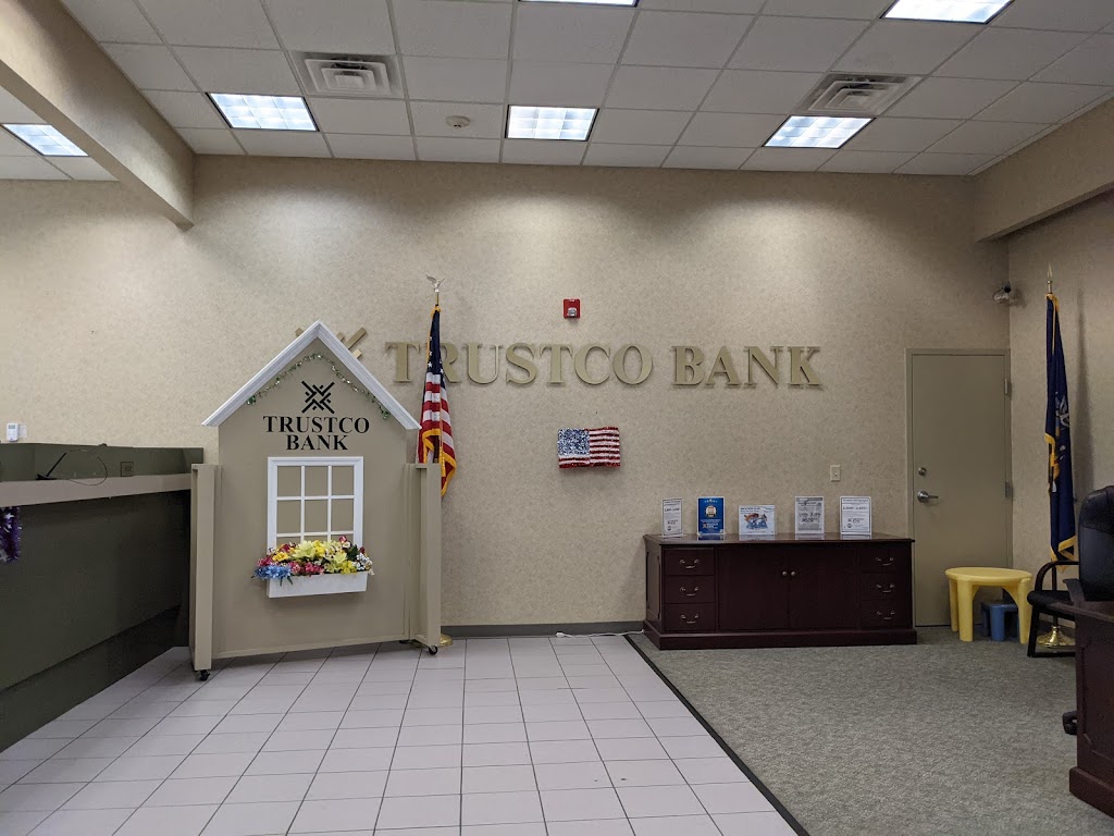 Trustco Bank, 20 Squadron Blvd, New City, NY 10956