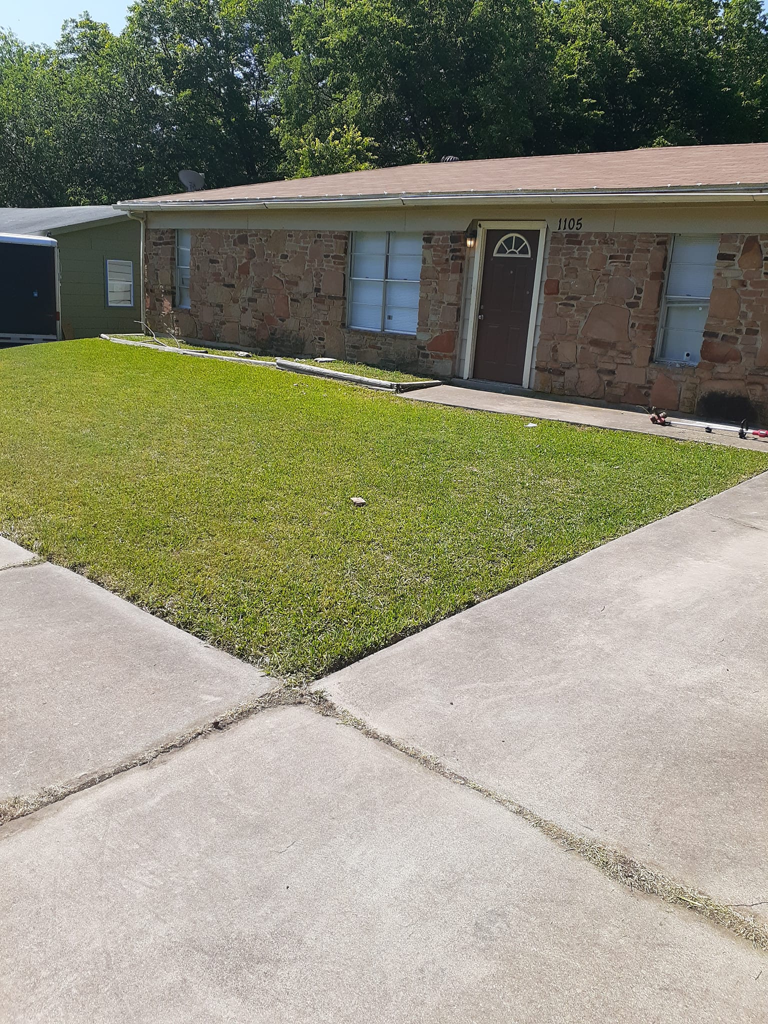 Savola Lawn Care | 1105 Curry Ave, Copperas Cove, TX 76522, United States | Phone: (254) 589-5968